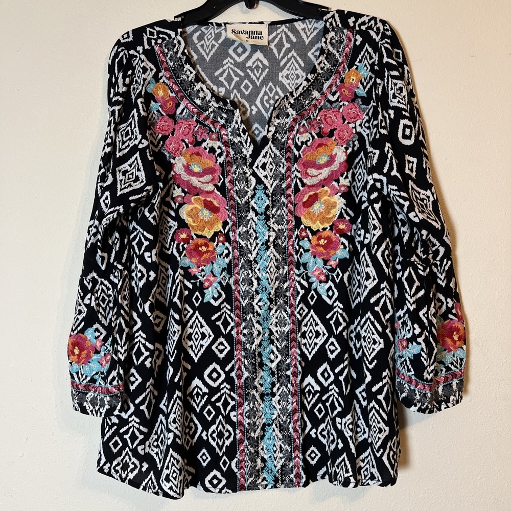 Savannah Jane Embroidered Floral  Bell Sleeve‎  Art To Wear Size Medium